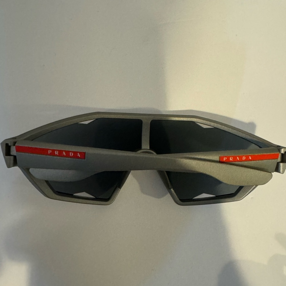 Prada LINEA ROSA sunglasses - Picture 3 of 4